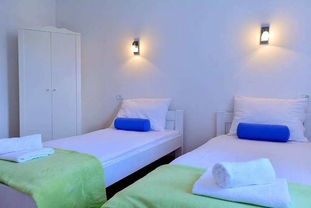 Golden B&B Split Bed & Breakfast